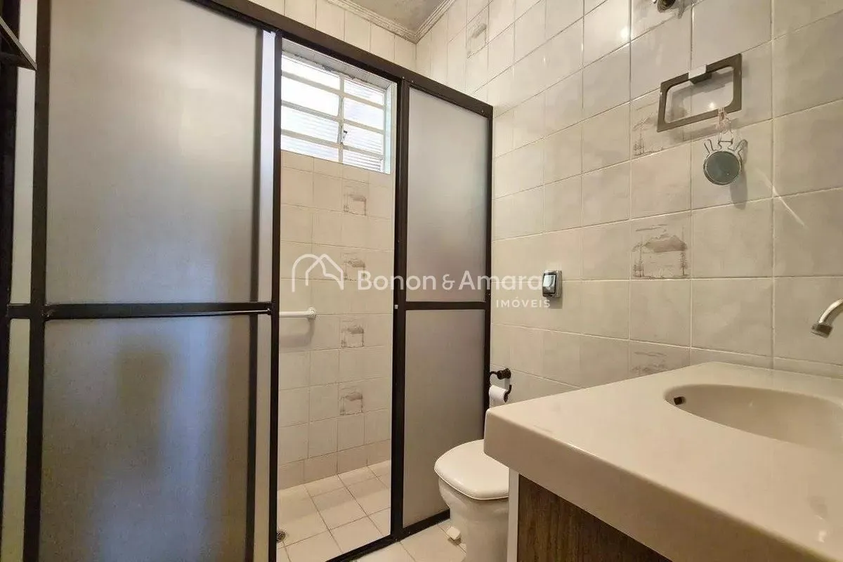 Imagem Casa para alugar com 228m², 4 quartos e 8 vagas
