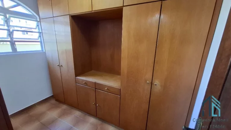 Imagem Casa com amplo terreno, a venda 04 quartos c/suíte no Seminário em Curitiba PR