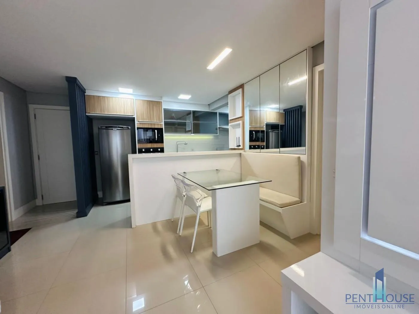 Foto do imóvel Apartamento com Terraço para Venda em Balneário Camboriú, Praia dos Amores, 2 dormitórios, 2 suítes, 3 banheiros, 2 vagas em Rua Evaristo da Veiga, 240 - Praia dos Amores, Balneário Camboriú - SC