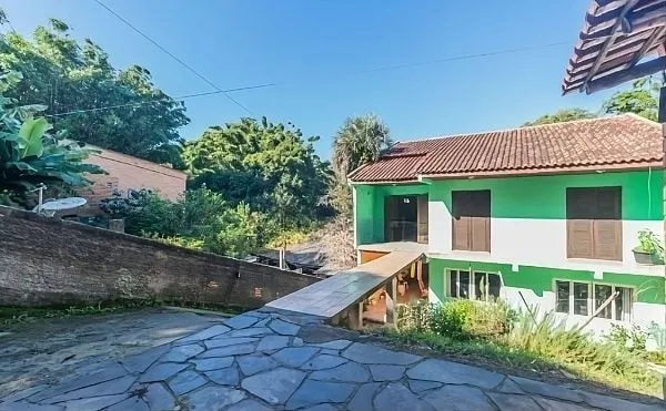 Imagem Casa de 5 dormitórios à venda no Bairro Bom Jesus - Porto Alegre