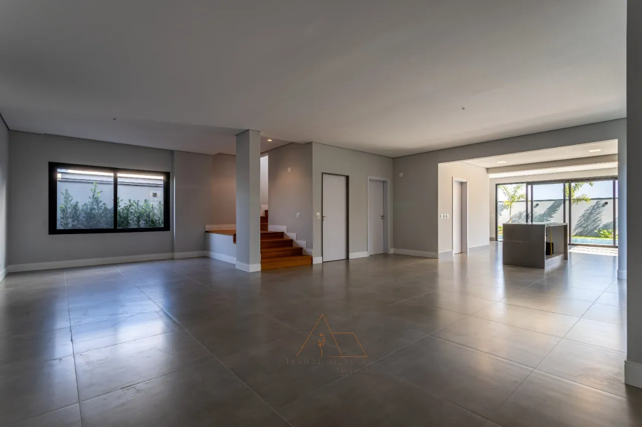 Imagem Venda de Casa de Alto Padrão no Condomínio Villas do Golfe em Itu-SP: 4 quartos, 1 suíte, 6 banheiros, 3 vagas, 336,98 m².