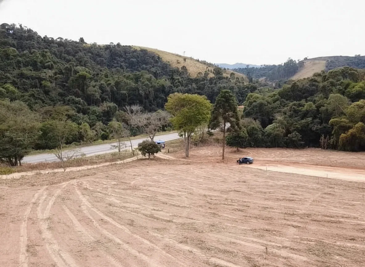Imagem Terreno à venda em Santana de Caldas, Caldas
