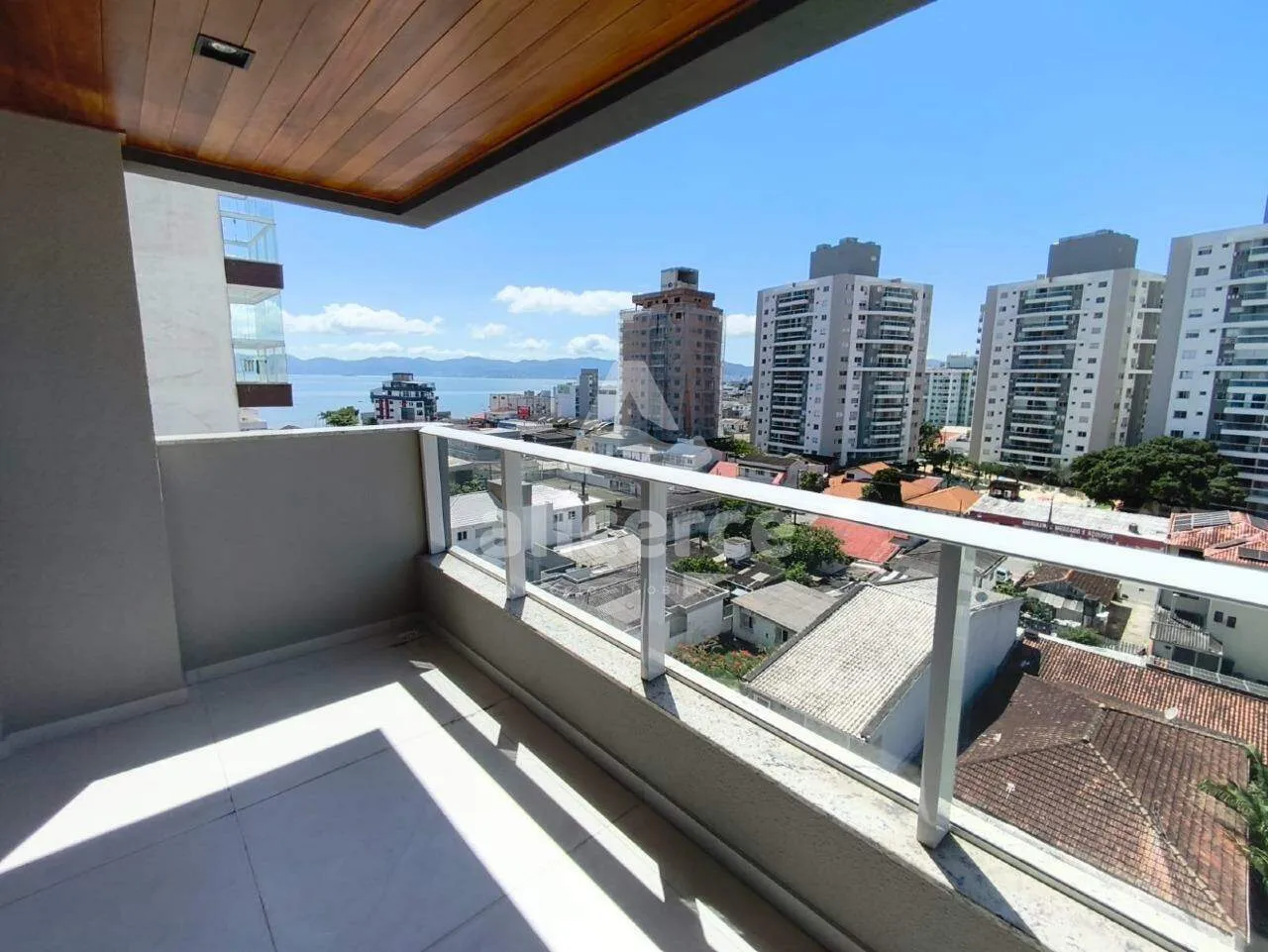 Imagem Apartamento à venda com 3 quartos 1 suíte, 87m² em Barreiros São José