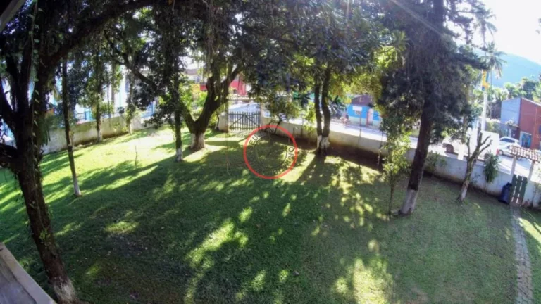Imagem CASA COM TERRENO DE 1.356 METROS A VENDA, NA PRINCIPAL AVENIDA DE BOISSUCANGA.