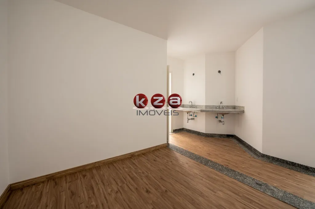 Imagem Imponente residência de luxo em condomínio Alphaville Residencial Zero: 4 quartos, 4 suítes, 3 salas, 7 banheiros, 8 vagas, 1.200m². Em Barueri-SP.
