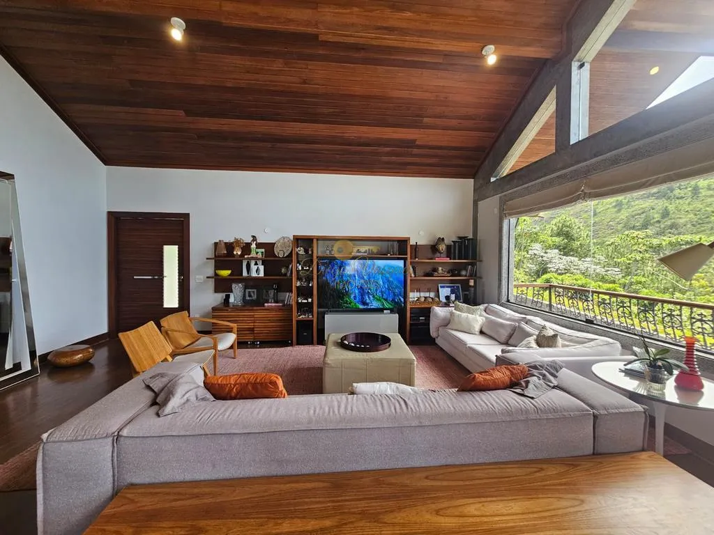 Imagem Casa em Condomínio para Venda em Teresópolis / RJ no bairro Green Valley