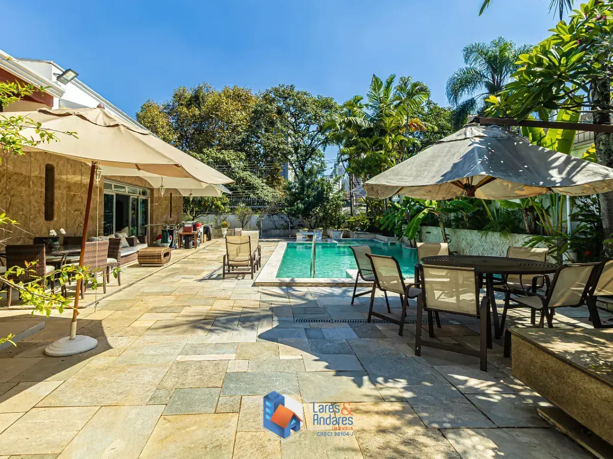 Imagem Casa para venda em Pinheiros com 5 quartos, sendo 5 suítes, 735m²