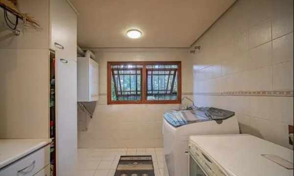 Imagem Casa em Gramado de 4 dormitórios e 4 vagas