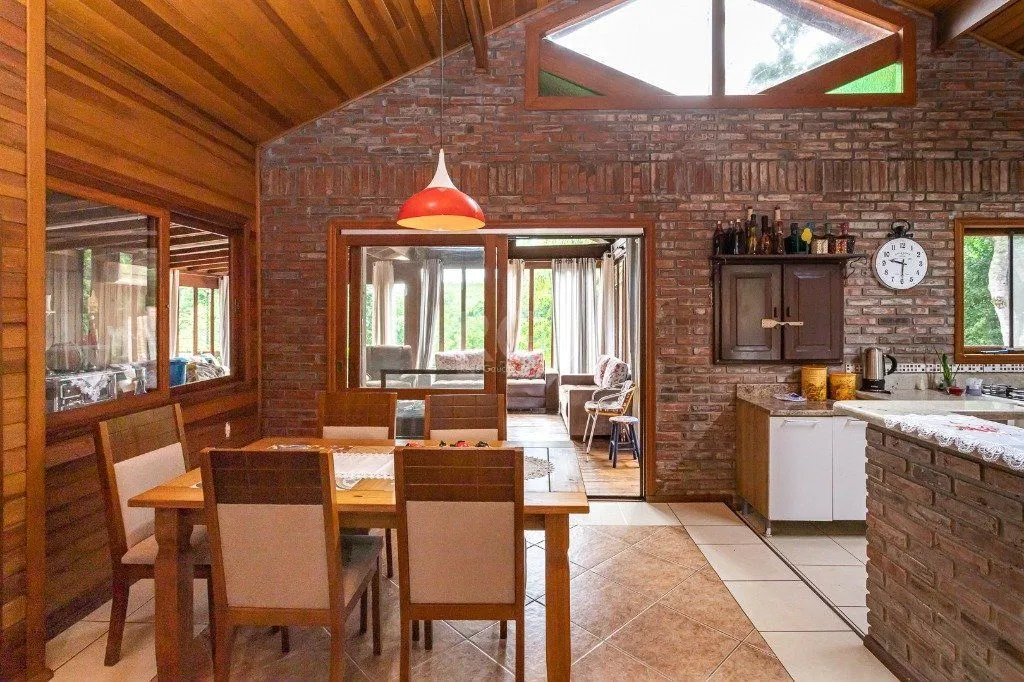 Imagem Casa de Condomínio em Elsa