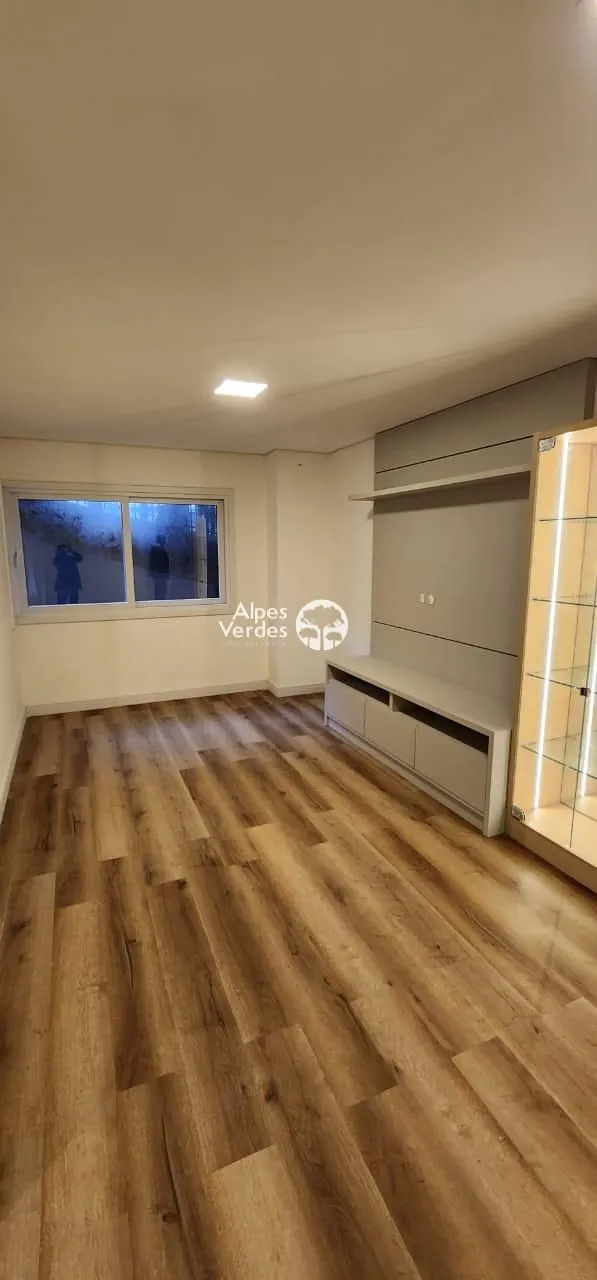 Imagem Vende-se apartamento semi-mobiliado em Gramado a 10 minutos da Rua Coberta
