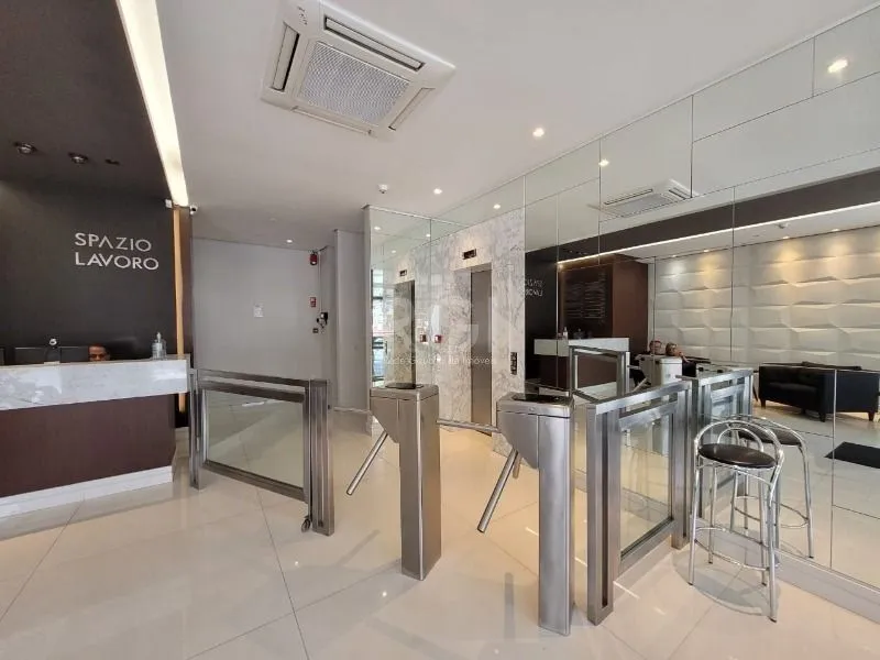 Imagem MÁFFER IMÓVEIS ALUGA - SALA COMERCIAL COM GARAGEM NO CONDOMÍNIO SPAZIO LAVORO Rua Eudoro Berlink, 354