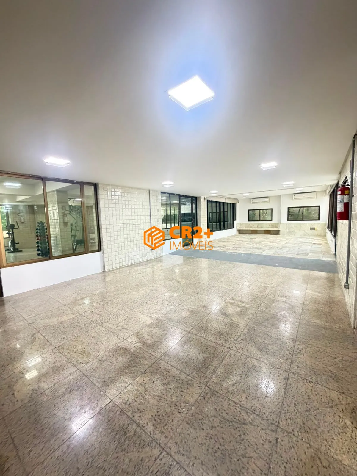 Imagem Vendo excelente apartamento beira mar de Candeias com 3 quartos e 2 vagas de gar