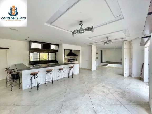 Imagem Casa Alto Padrão à Venda Na Granja Viana Com 6 Suítes e 10 Vagas