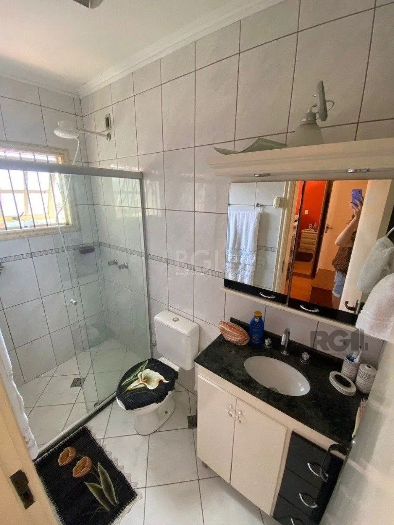 Imagem Casa para Venda - 250m², 3 dormitórios, sendo 1 suites, 2 vagas - Cristal