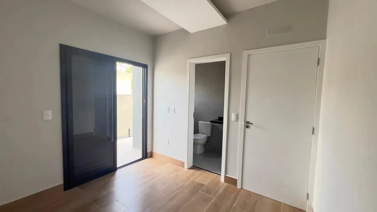 Imagem Sobrado Novo com 3 Suítes Localizado no Jardim Residencial Villagio Ipanema I.