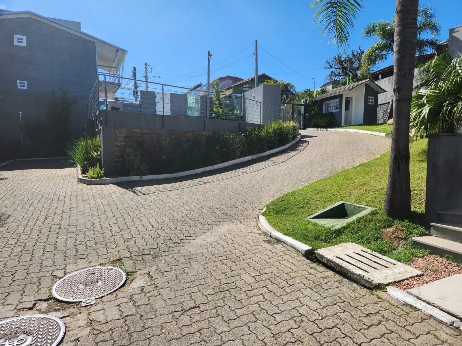 Imagem Ótima casa em condomínio fechado na Vila Nova, em Porto Alegre!