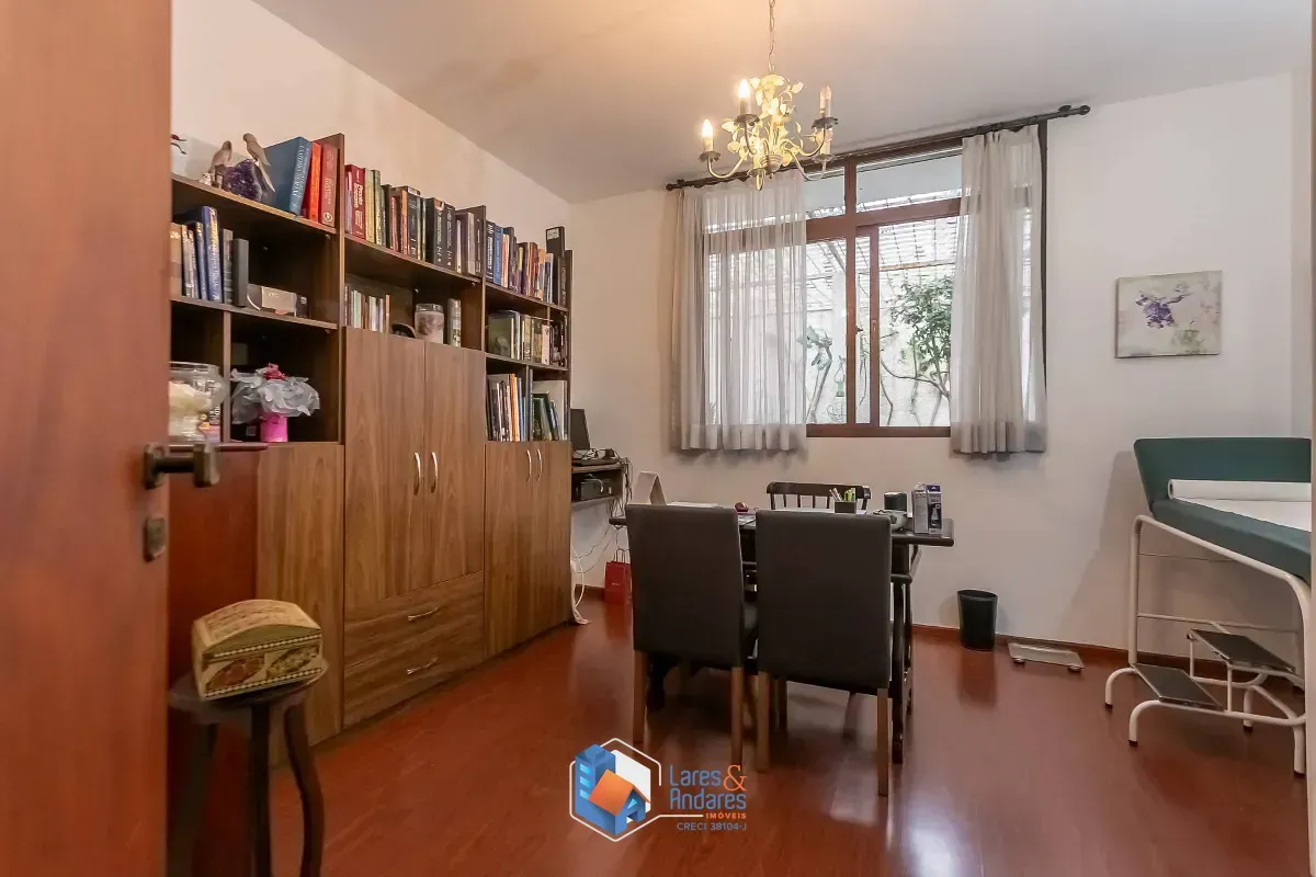 Imagem Casa para venda em Vila Cordeiro com 3 quartos, sendo 2 suítes, 194m²