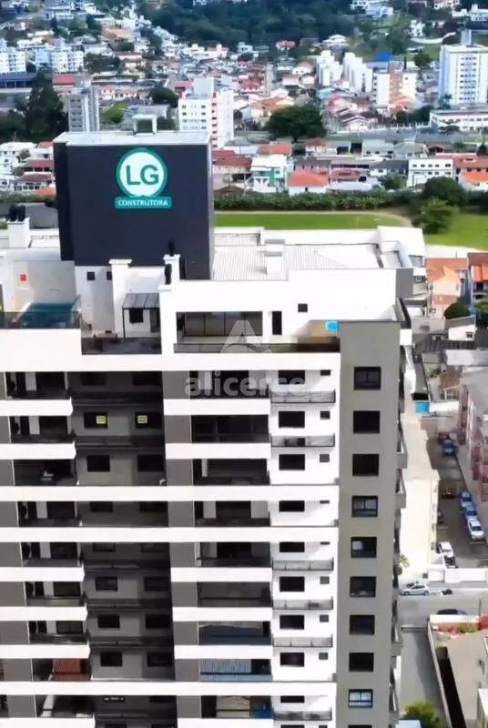 Cobertura à Venda - 4 Dormitórios I 1 Suíte Master I Terraço com Piscina I 2 Vagas de Garagem - Bairro Nossa Senhora do Rosário, São José/SC