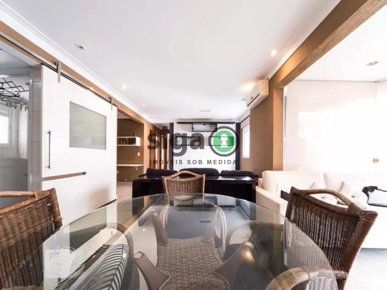 Imagem Apartamento Moderno com Varanda e Ar-Condicionado no Coração da Vila Olímpia.