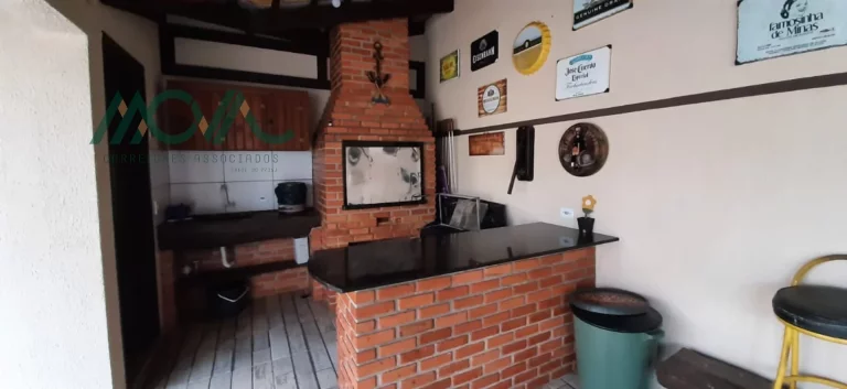 Imagem Espaçoso sobrado disponível para locação mensal, apenas 250 metros da praia!