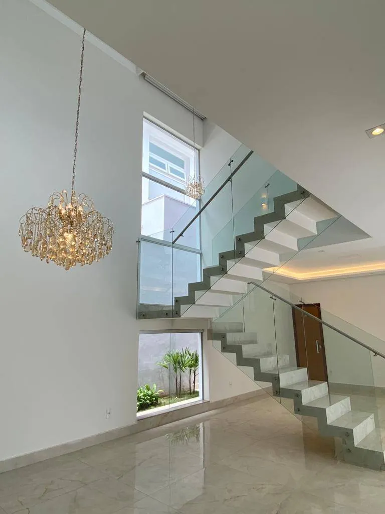 Imagem Casa à venda, Jardim Três Colinas, com 4 quartos, 306m2