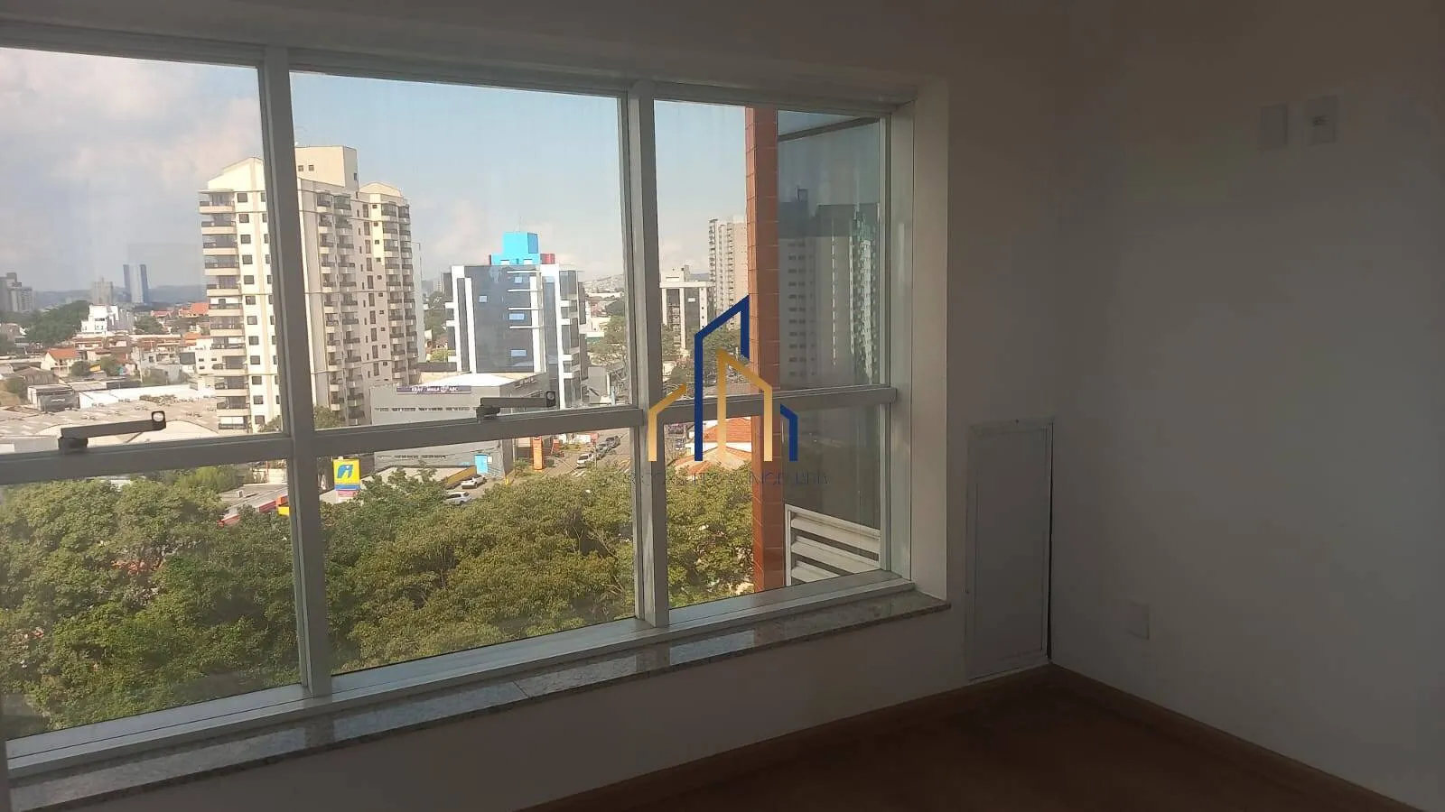 Imagem Sala Comercial para alugar na Vila Gilda em Santo André/SP