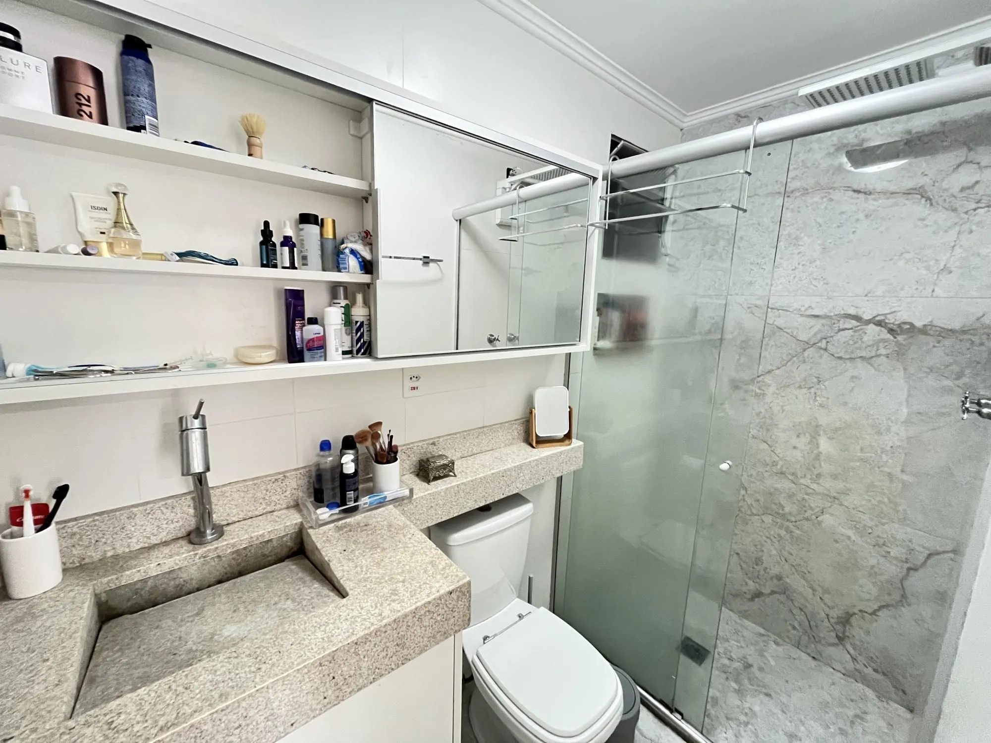Imagem Apartamento de 2 quartos, suíte e 2 vagas de garagem no bairro Petrópolis em POA