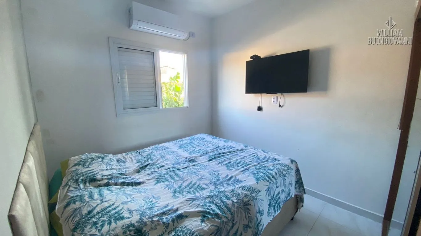 Imagem Casa de condomínio 2 dormitórios sendo 2 suítes com quintal no Tude bastos