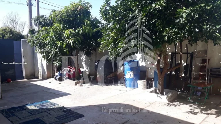Imagem Casa / Sobrado para Venda em Tatuí, Residencial Astória, 4 dormitórios, 1 suíte, 2 banheiros, 2 vagas