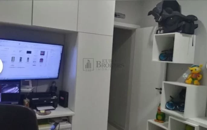 Imagem Cobertura com piscina em edifício com 05 apartamentos, Centro Balneário Camboriú