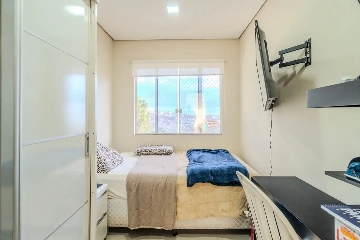 Imagem Casa de 3 dormitórios à venda em Santa Tereza, Porto Alegre.