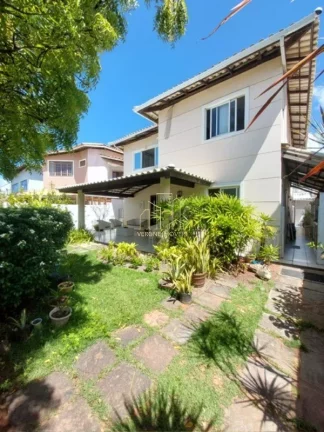 Imagem Casa de Luxo em Condomínio: 4 Quartos, 3 Suítes, 3 Salas em Piatã, Salvador-BA - 230m² de Pura Elegância e Conforto!
