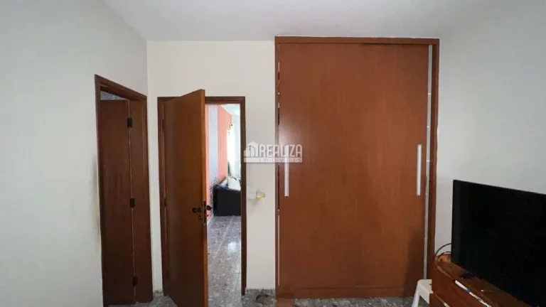 Imagem Casa de 3 dormitórios no bairro Vila Celeste, em Uberaba - Imperdível!