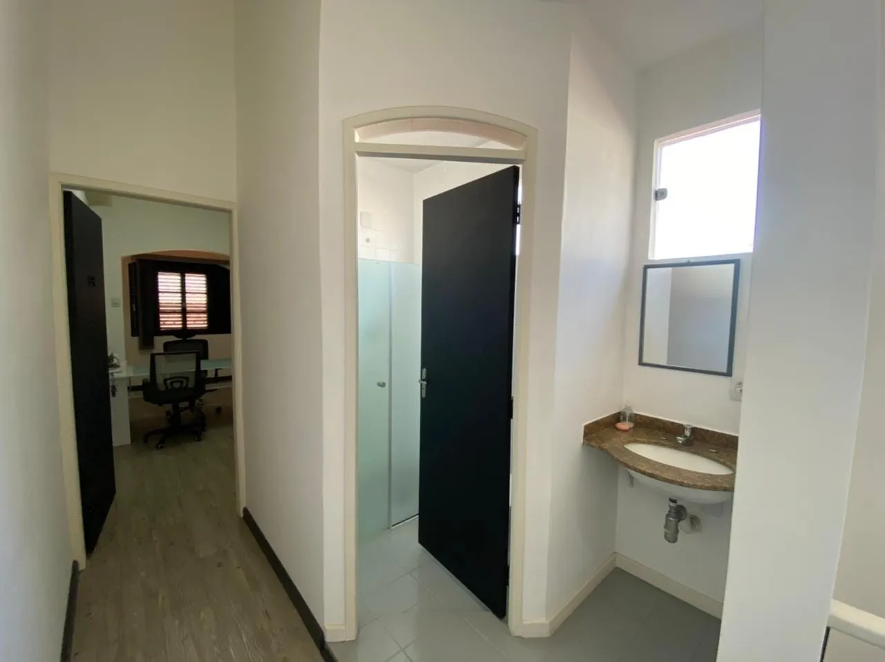 Imagem Comercial à venda 8 Quartos, 2 Vagas, 300M², Jardim Maria Augusta, Taubaté - SP
