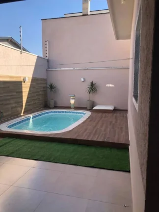 Imagem Casa térrea, 3 dormitórios ( 2 suíte), 2 vagas, Vila Branca, Jacareí.