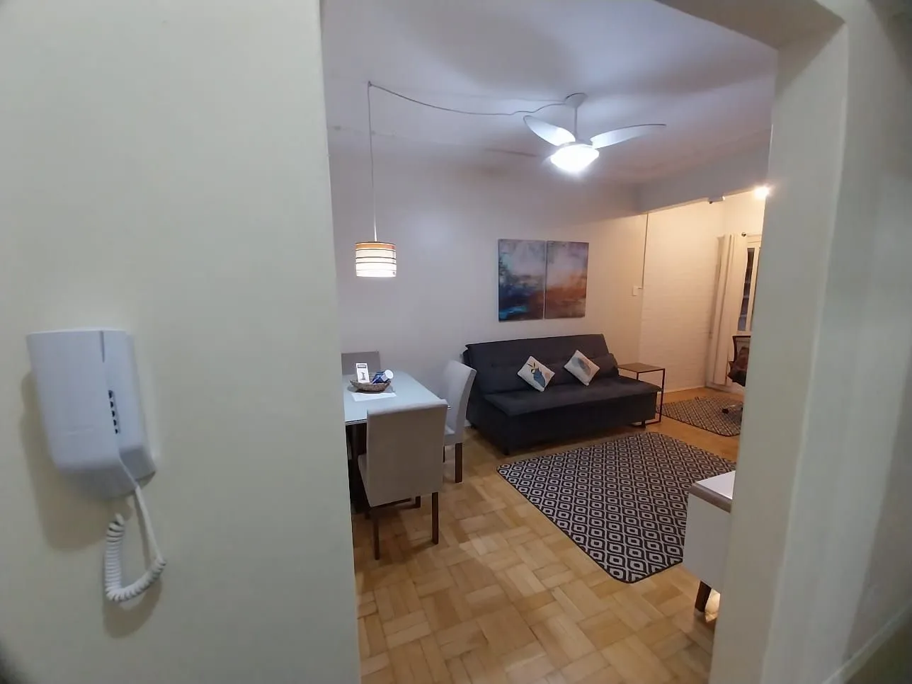 Imagem Oportunidade Excelente Apartamento 1D Mobiliado 2 piso com elevador Cidade Baixa.