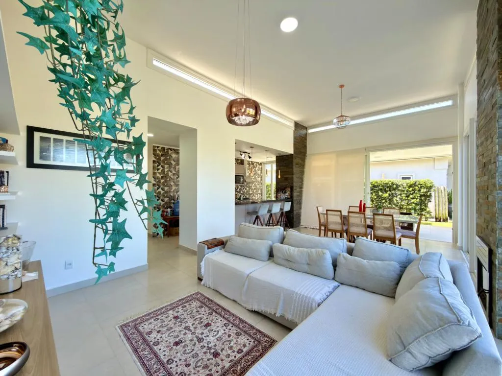Imagem Casa em Condominio 4 Dormitórios - Bairro --
