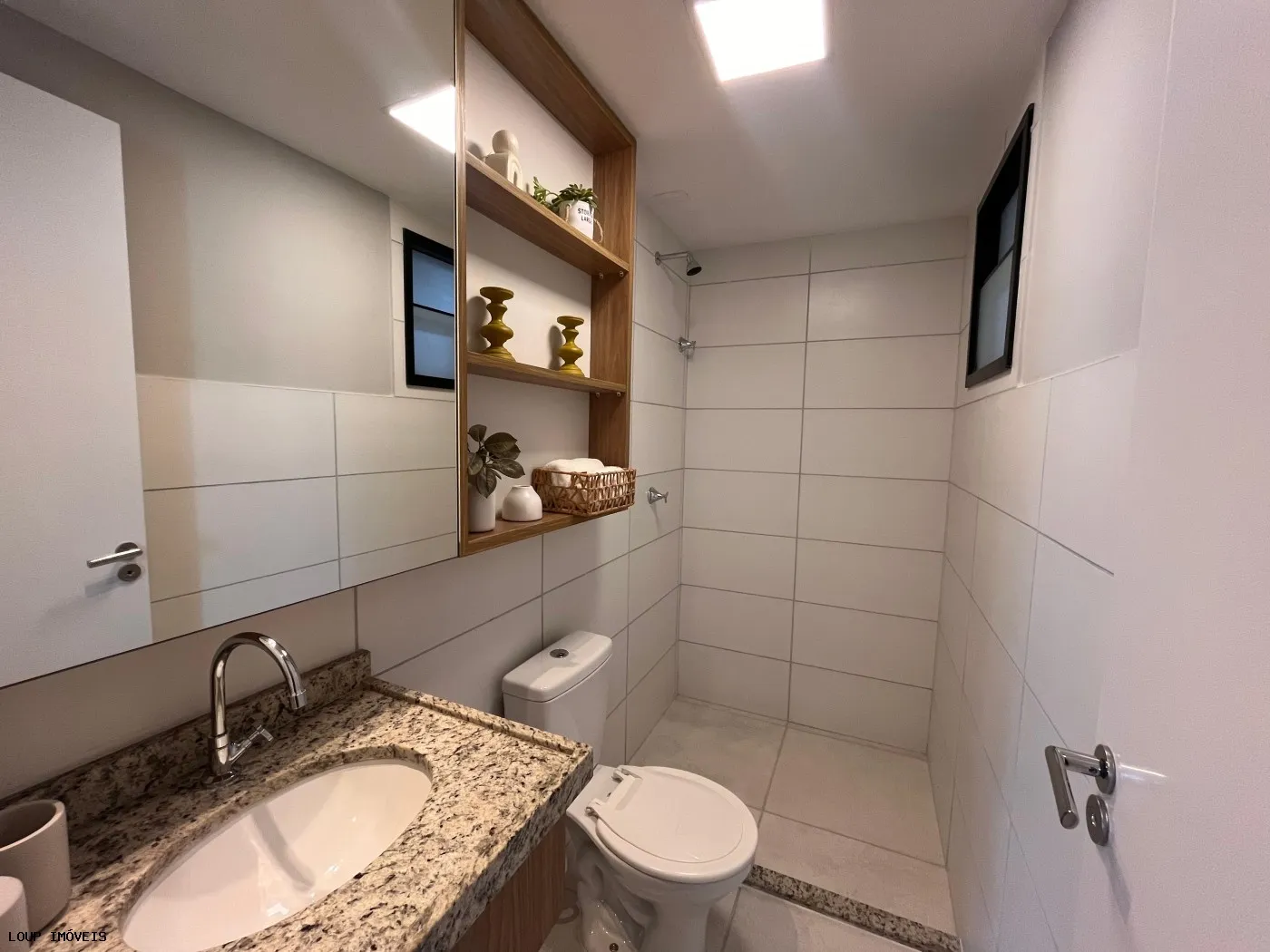 Imagem Apartamento para Venda em Fortaleza, Sapiranga-Coité, 3 dormitórios, 1 suíte, 2 banheiros, 1 vaga