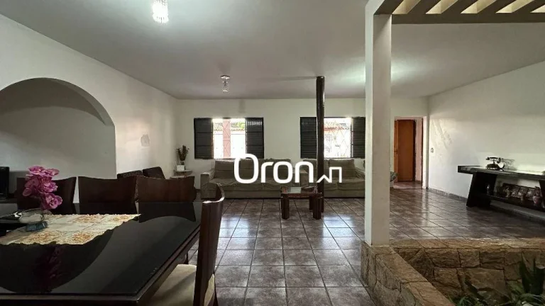 Imagem Casa à venda, 191 m² por R$ 710.000,00 - Santa Genoveva - Goiânia/GO