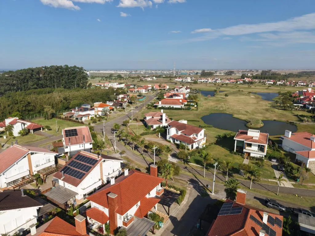 Foto do imóvel: Casa em Condominio 4 Dormitórios - Bairro -- em Rua 01