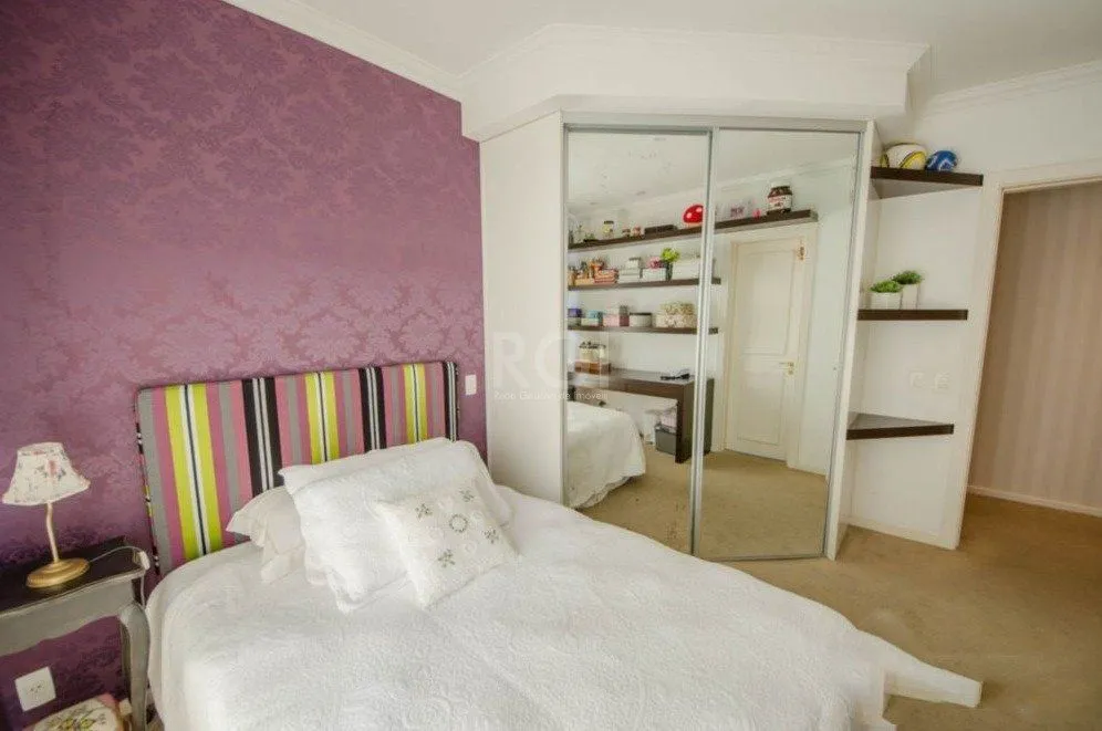 Imagem Apartamento a venda semi mobiliado 3 suítes no Moinhos de Vento