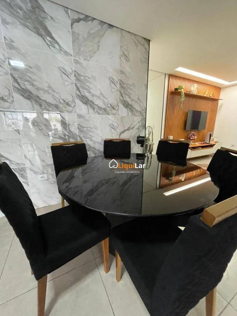 Imagem Casa à Venda no Montevidéu com 3 Suítes, Piscina, Espaço Gourmet e Amplo Quintal Próxima ao Alphaville IV