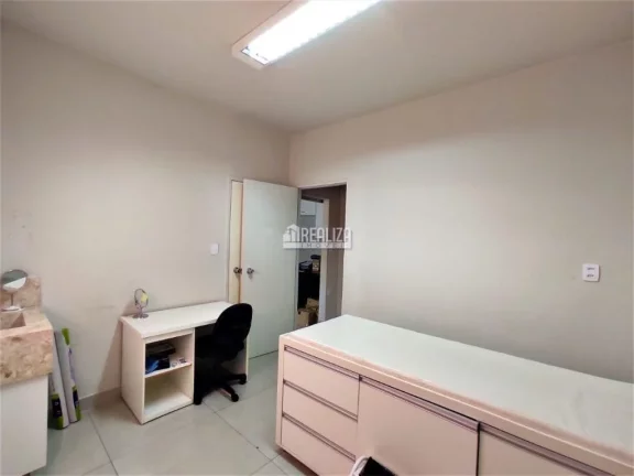 Imagem Espaçosa casa para alugar no bairro Vila Olímpica em Uberaba