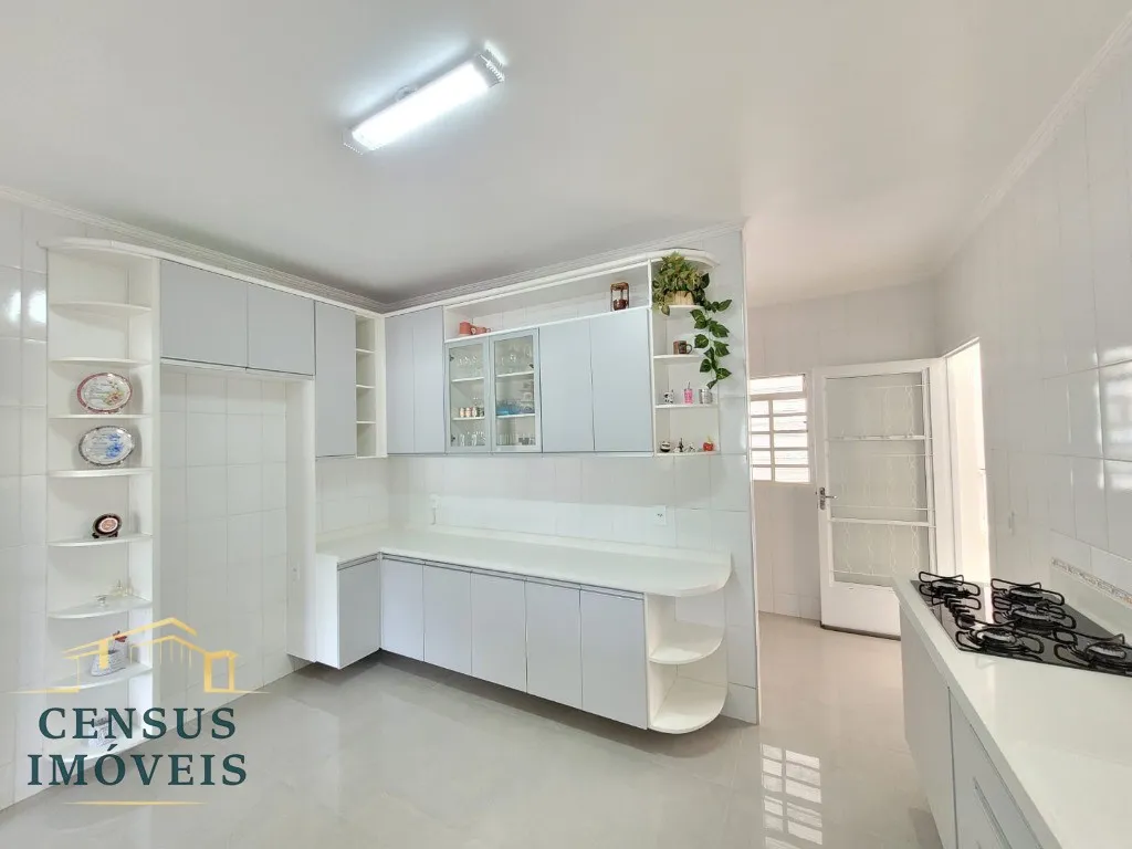 Foto do imóvel: Imperdível! Casa à venda em Vinhedo-SP, bairro Nova Vinhedo. 3 quartos, 1 suíte, 2 salas, 3 banheiros, 4 vagas, 259m². em NOVA VINHEDO
