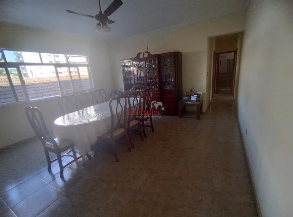 Imagem Apartamento com 3 dormitórios, 1 suíte, dependência completa e 2 vagas no bairro Ponta da Praia em Santos por R$680.000,00