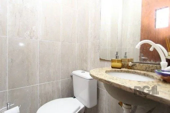 Imagem Casa para Venda - 180m², 3 dormitórios, sendo 3 suites, 3 vagas - Hípica