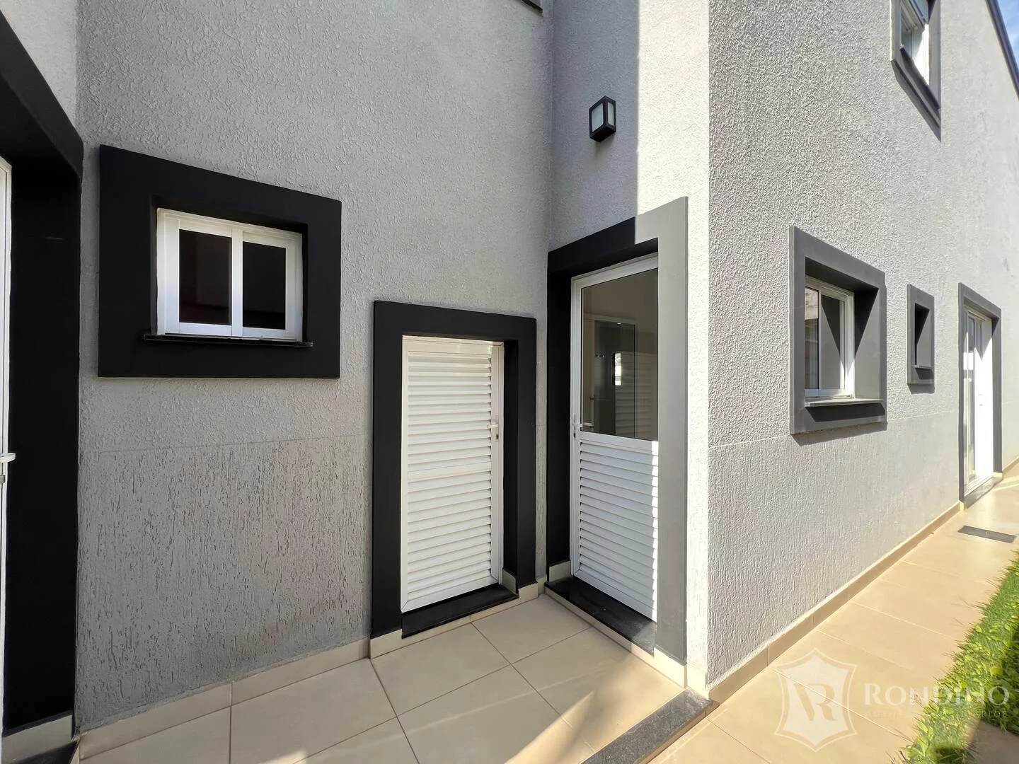 Imagem Casa no Alphaville Nova Esplanada com 4 Suítes e Piscina