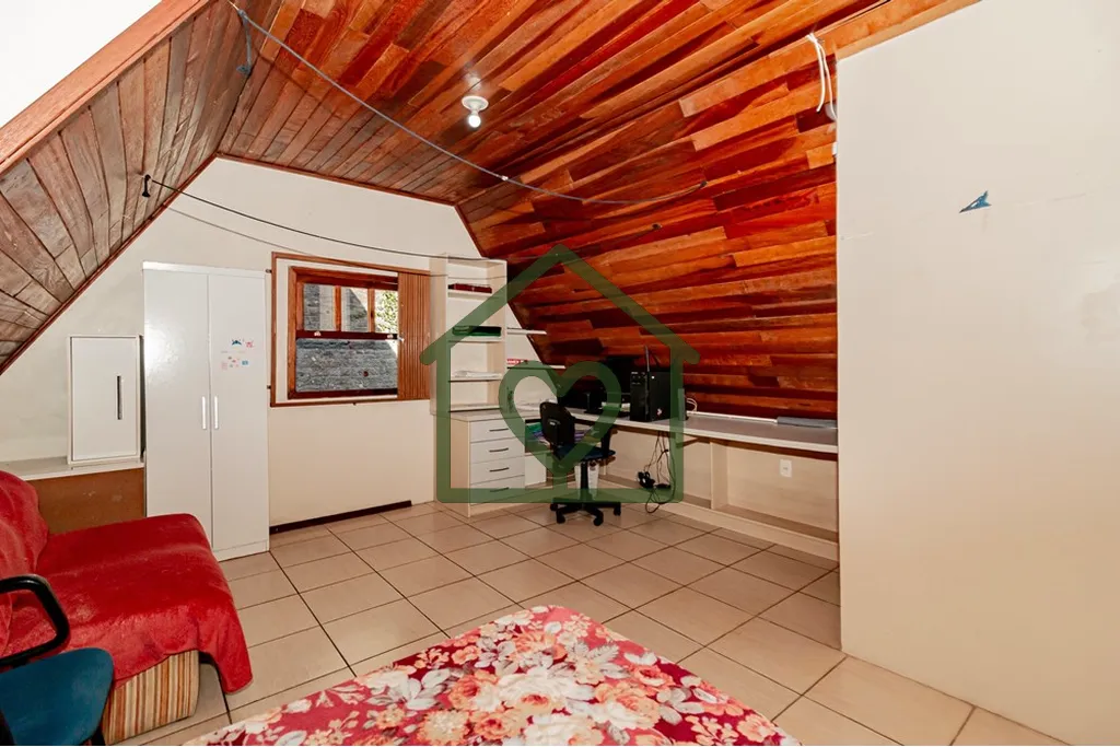 Imagem Charmosa casa em estilo cabana rústica, com 3 dormitórios e 2 banheiros, ideal para quem busca con...