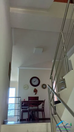 Imagem Elegante Casa em Condomínio em Santo Antônio Pinhal!