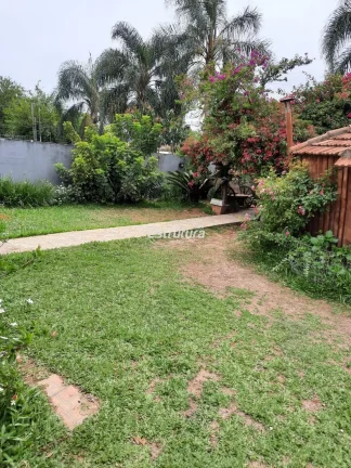 Imagem Linda casa, com jardim e lago artificial